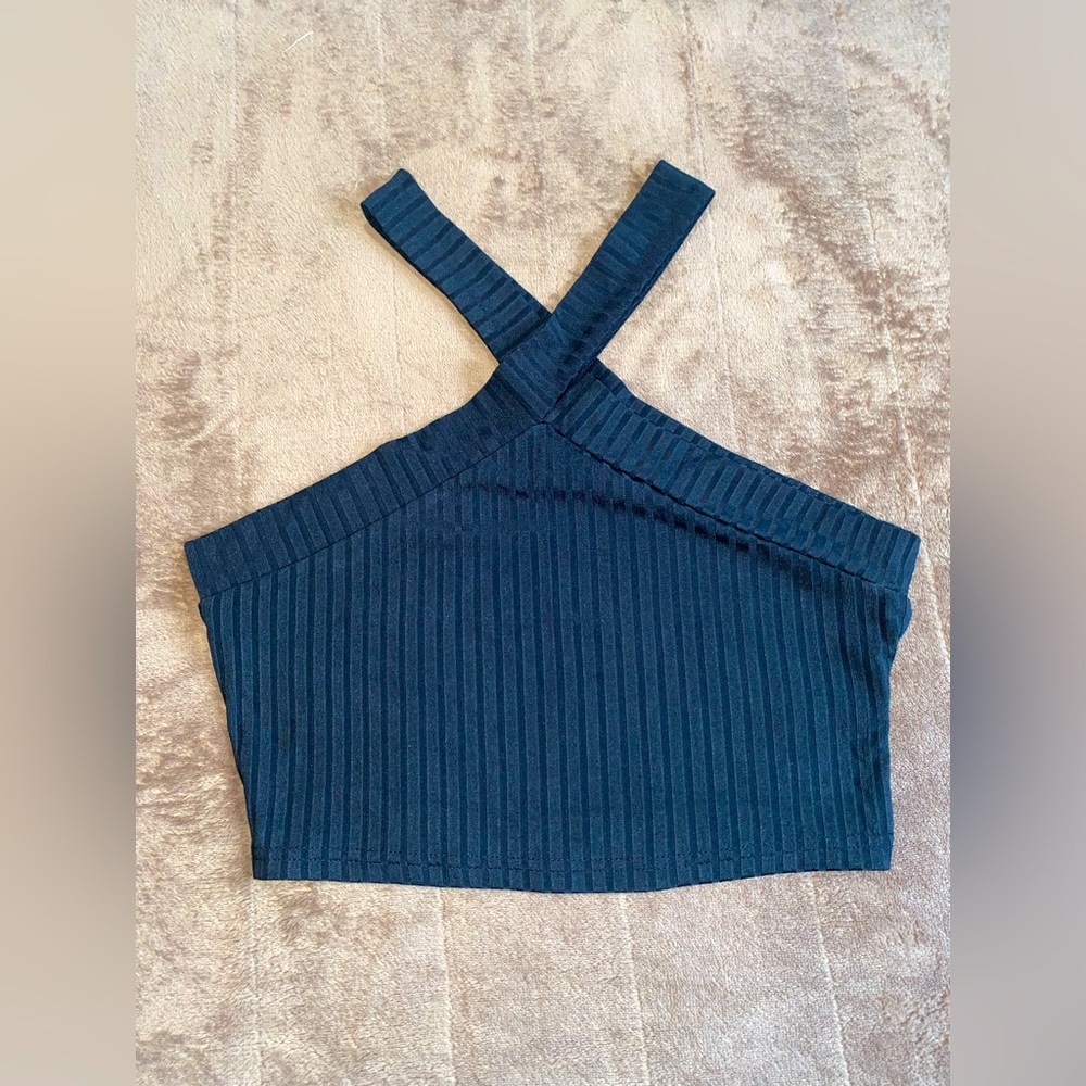 Shein top • crop top • size small - Picture 1 of 2